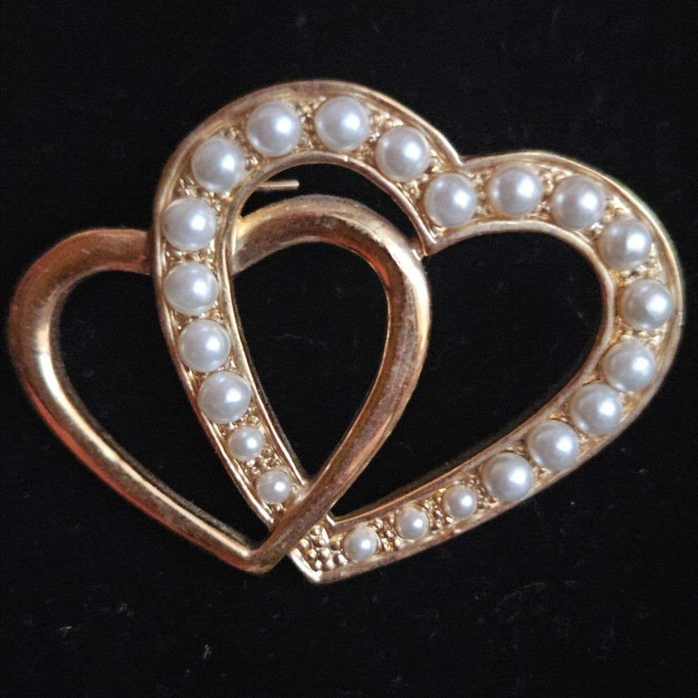 Roman Heart Shaped Brooch with Pearls 2