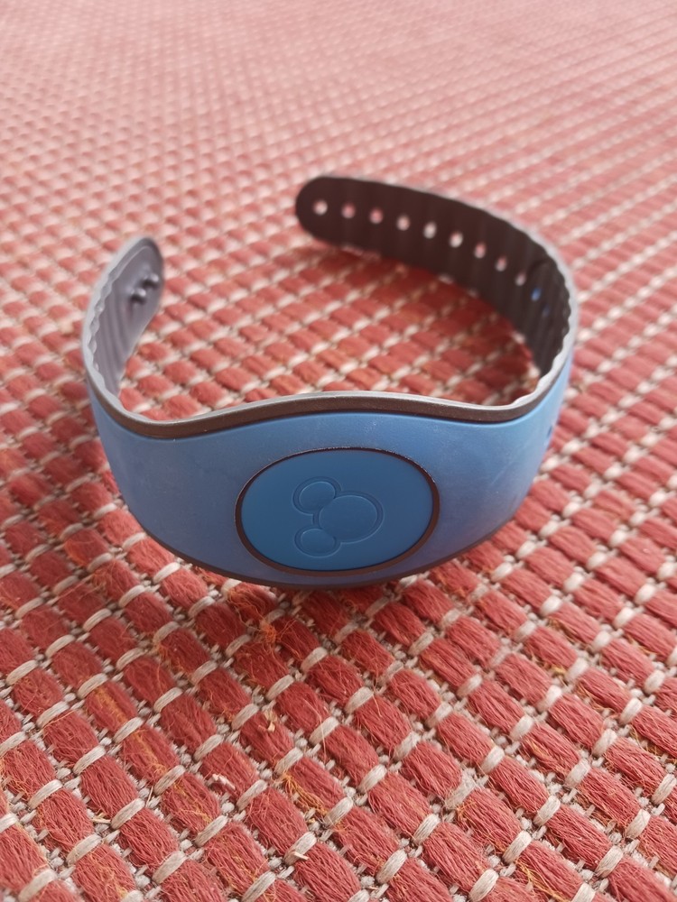 Disney Magic Band-Blue- Wristband Collectible Item Used Non Active