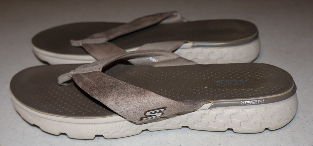 Skechers Goga Max Flip Flop Sandals Women's Size 8