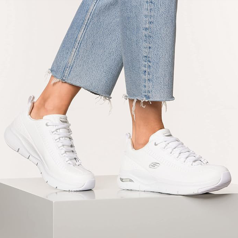 Skechers Women's Arch FIT, Size 9.5 - Preowned