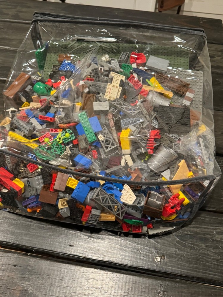 Massive lot bulk bag over 8+ lbs of Legos , UNSEARCHED, lots of variety !