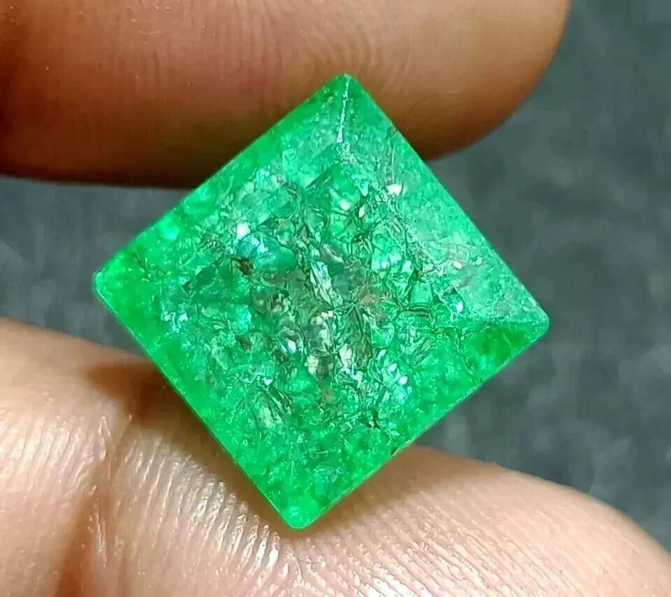 Colombian Emerald Square Cut 14-15 Ct Natural Certified Loose Gemstone