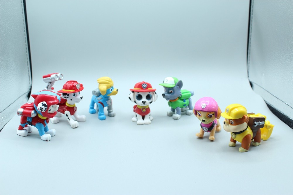Paw Patrol Lot of Toy Action Figures (A10)