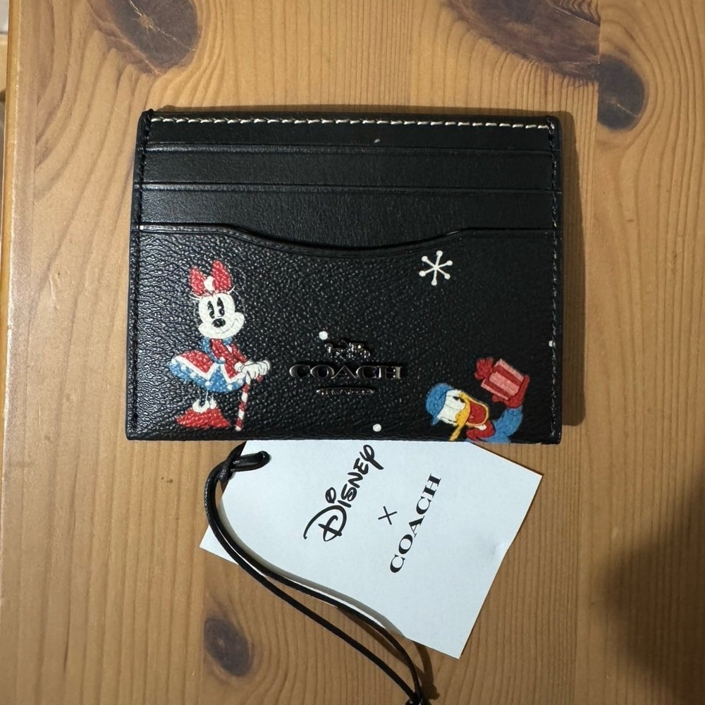 NWT ❤️ Disney X Coach Slim Id Card Case With Holiday Print