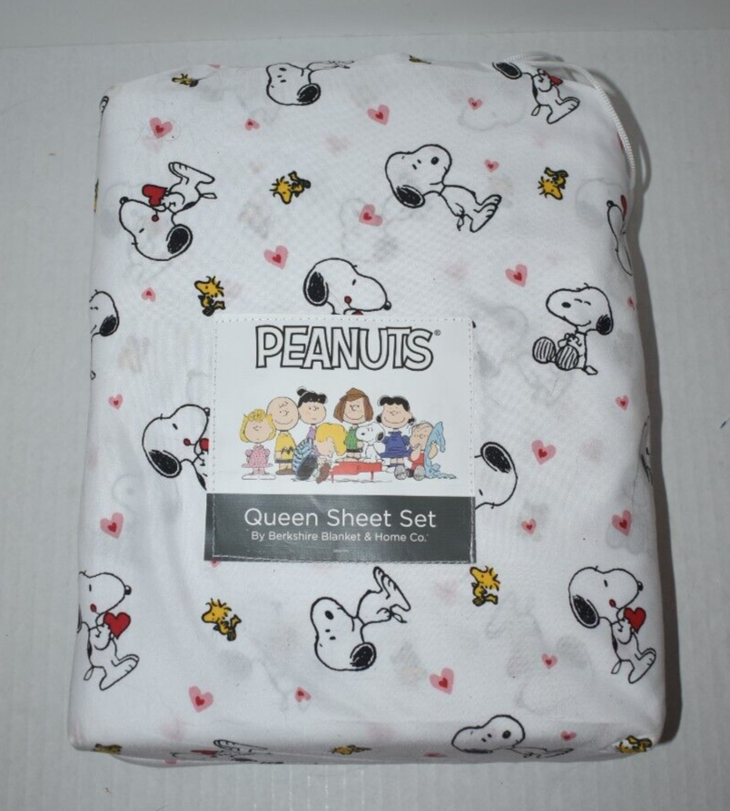 Snoopy & Woodstock Valentine Hearts Queen Sheet Set