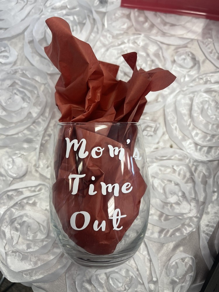 Personalized Mother's Day Wine Glass for Mom-image