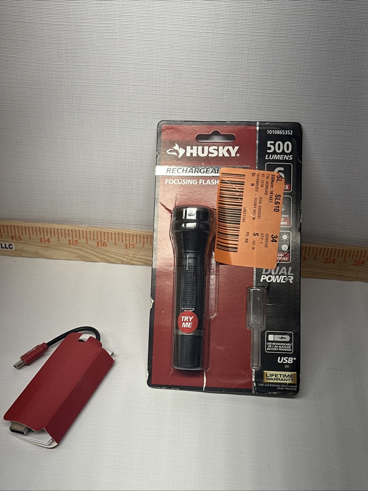 Husky 500-Lumens Dual Power Focusing Aluminum Flashlight B18