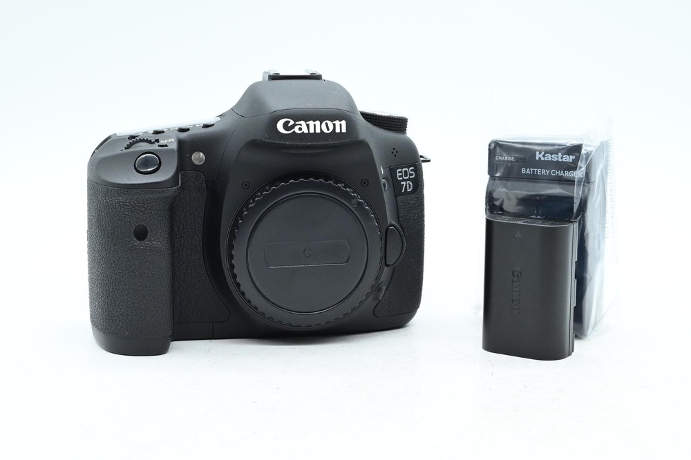 Canon EOS 7D 18MP Digital SLR Camera Body #012