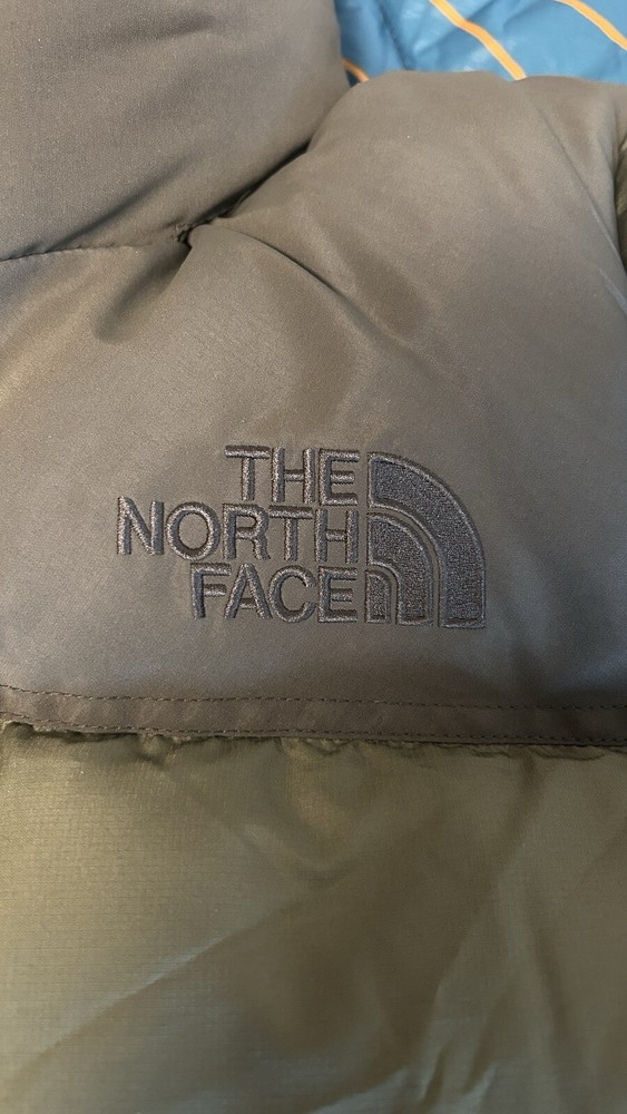 North Face mens insulated puffer jacket for cold weather