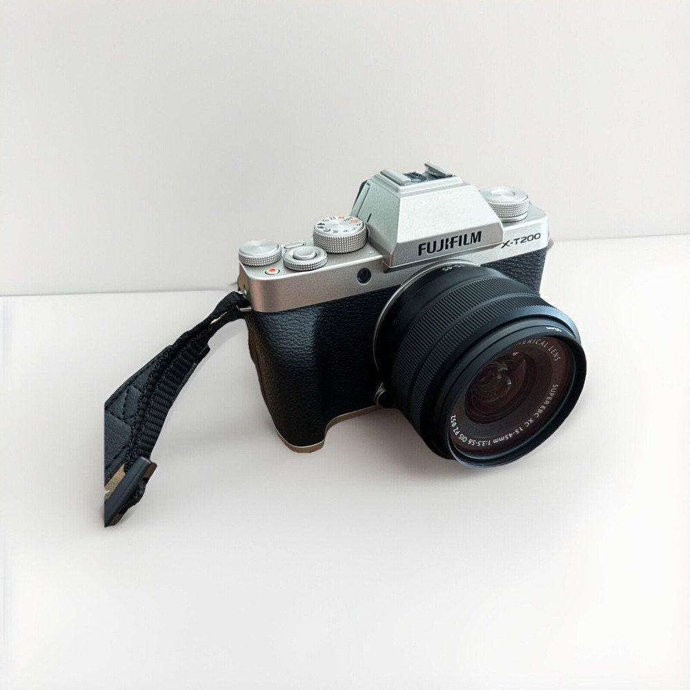 Fujifilm X-T200 24.2 Mp Mirrorless Camera - Body - In Pristine Condition