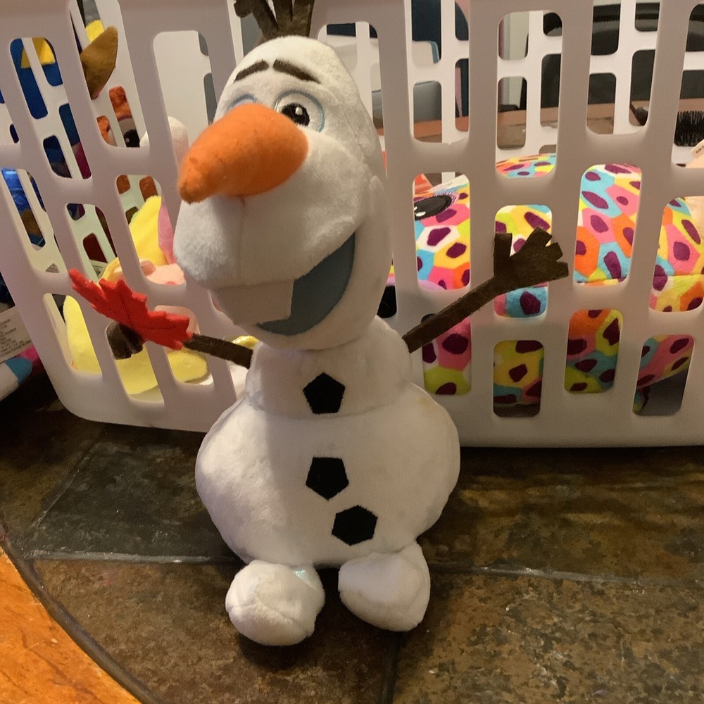 Disney Frozen 2 Olaf with Leaf  8” Plush Toy