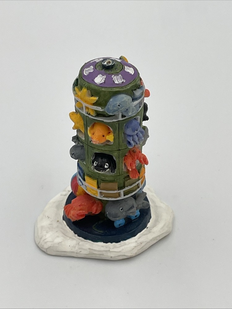 Lemax Stuffed Animal Kiosk 32678 Village Figurine FLAWED Missing Whale Sign A1