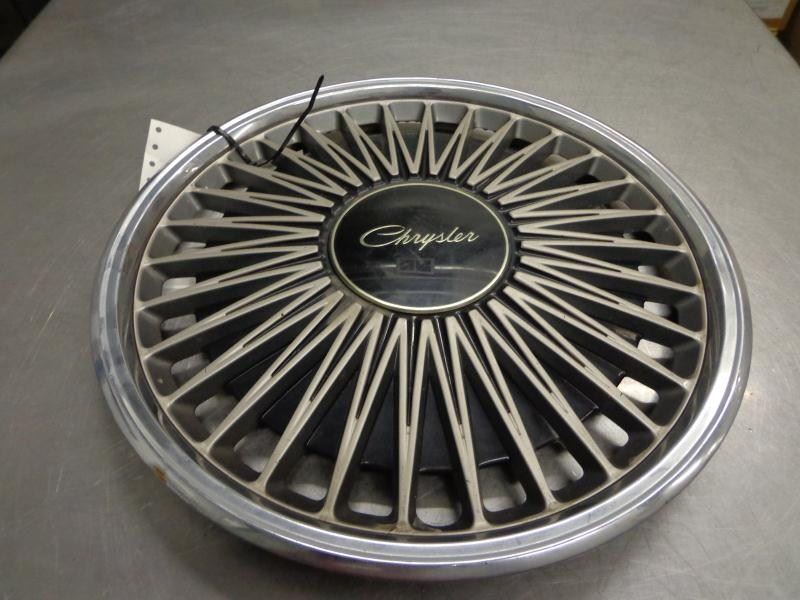 Wheel Cover HubCap 30 Vane Fits 90-92 LE BARON 207987