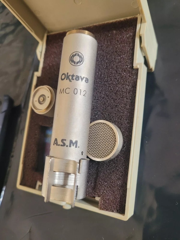 Vintage Oktava MC-012 Cardioid Condenser Microphone 1992-1993 - Silver