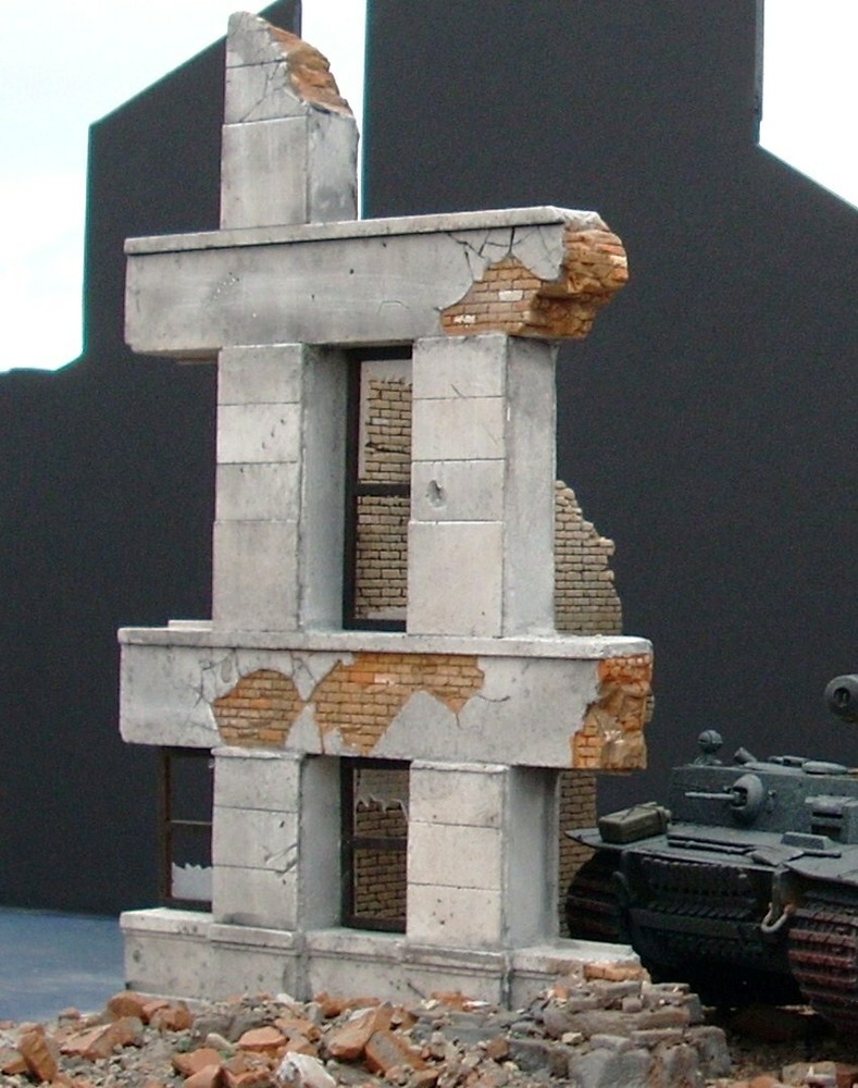Dioramas Plus DP4 Small Building Ruins 1/35 Scale Model Kit Hydrocal &Laser Cut