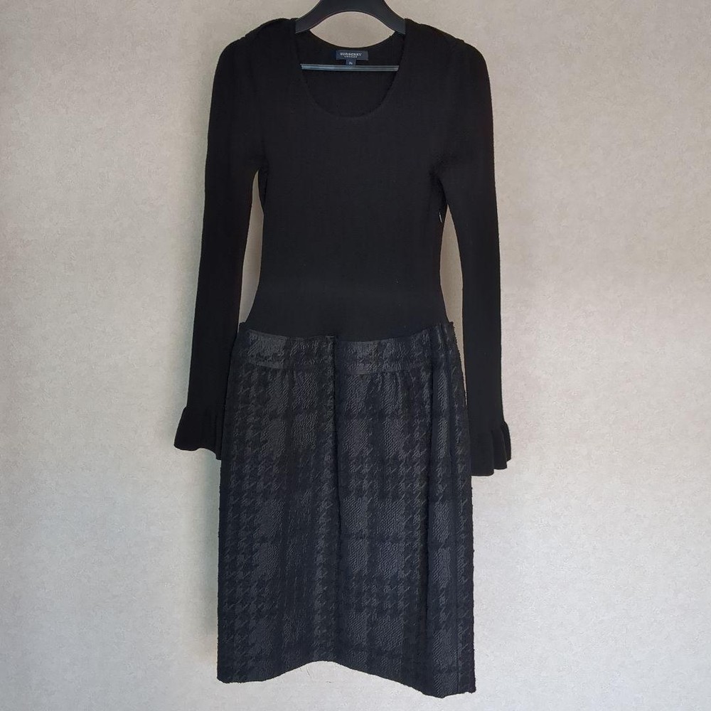 Burberry Black Knit One Piece Dress Size 36 Zip Detail Elegant Autumn/Winter