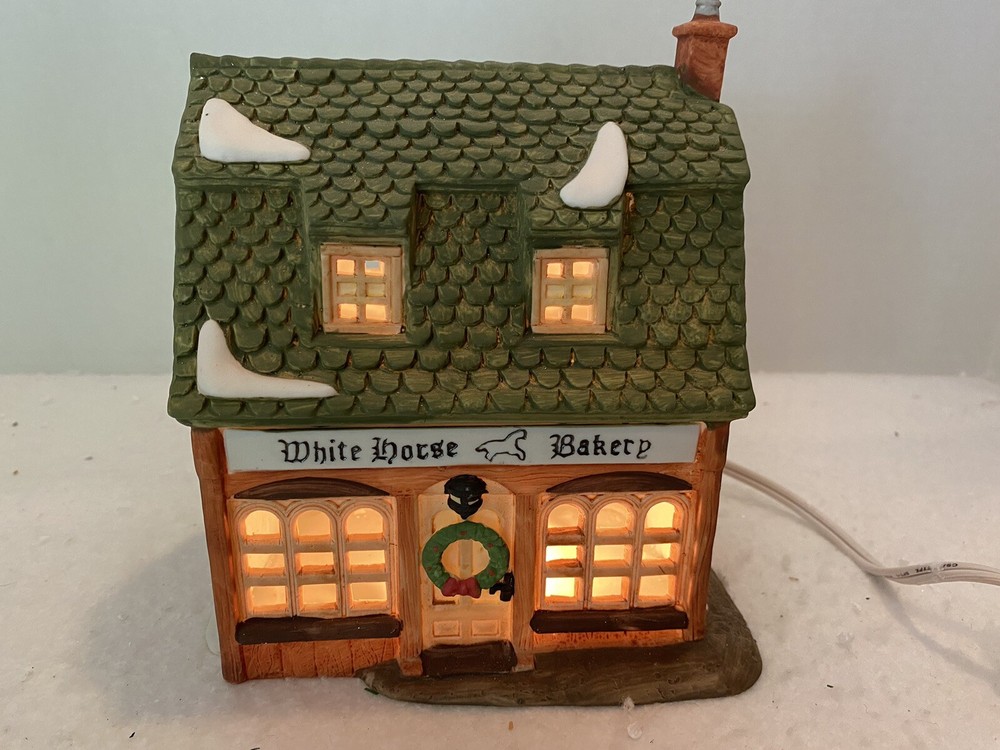 Dept 56 Dickens Village White Horse Bakery with Box and Light Excellent Condition