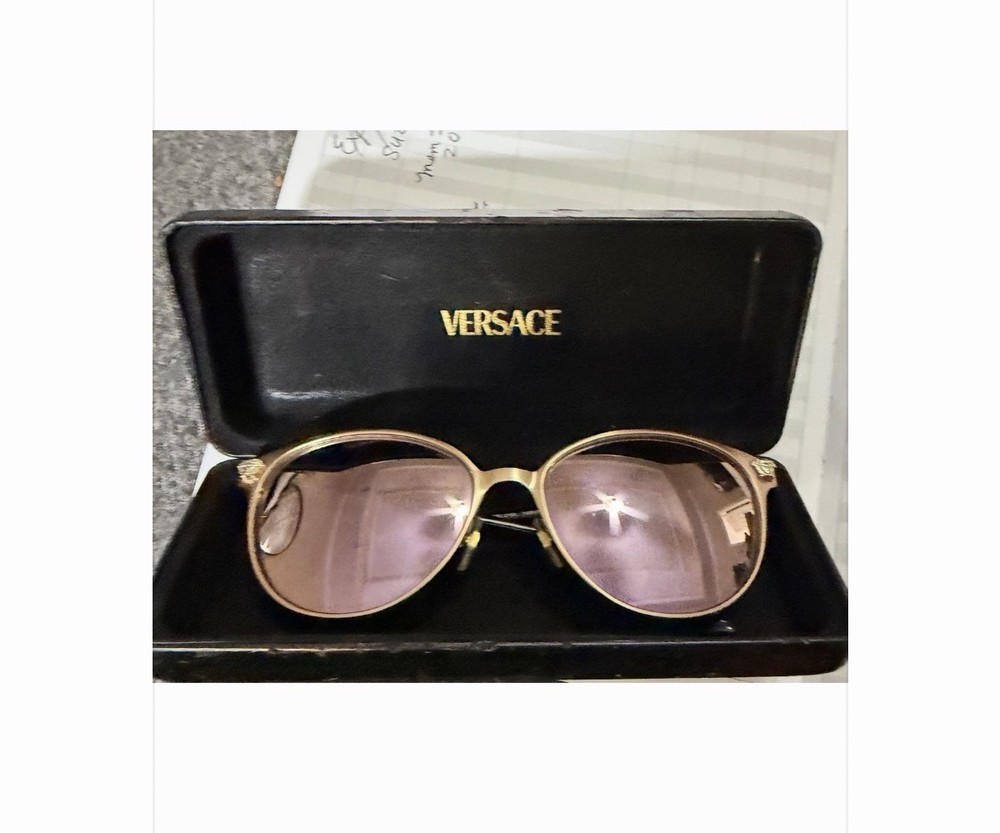 Versace VE2168 Women's Sunglasses.Medusa,upper corners of frame.The Case,not newLight scratches, I can’t see,just in case. New $268