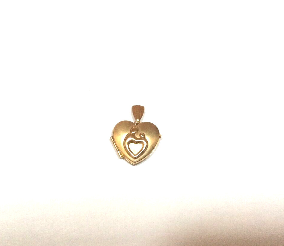 10K Yellow Gold 3D Brushed Mother Child Heart Photo Locket Pendant