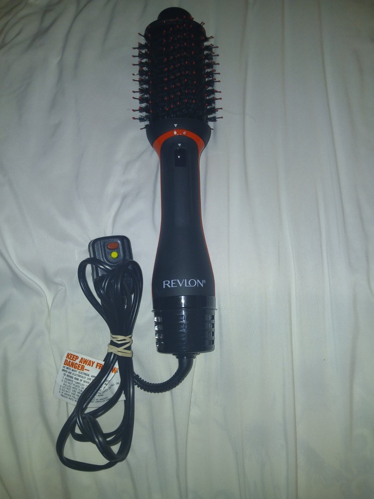 Revlon One-Step Hair Dryer And Volumizer Hot Air Hair Brush Salon Blowout