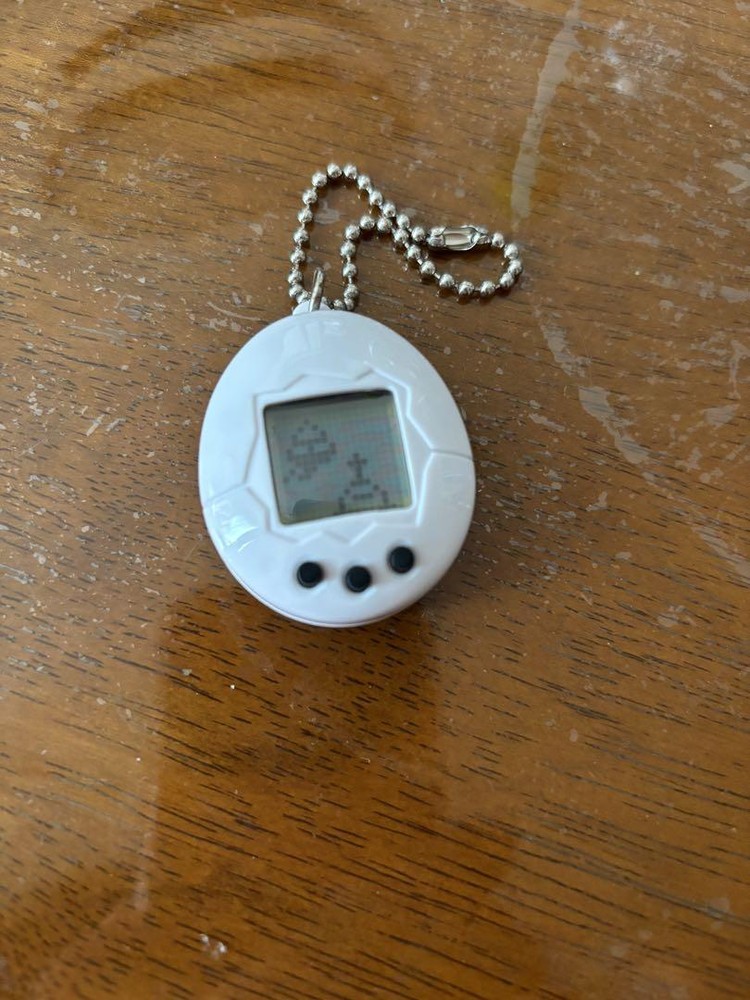 Bandai Returned Chibi Tamagotchi/White
