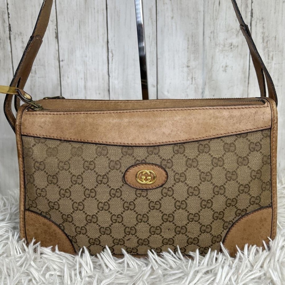 Gucci GG Canvas Leather Shoulder Bag Unused Logo Classic Style  