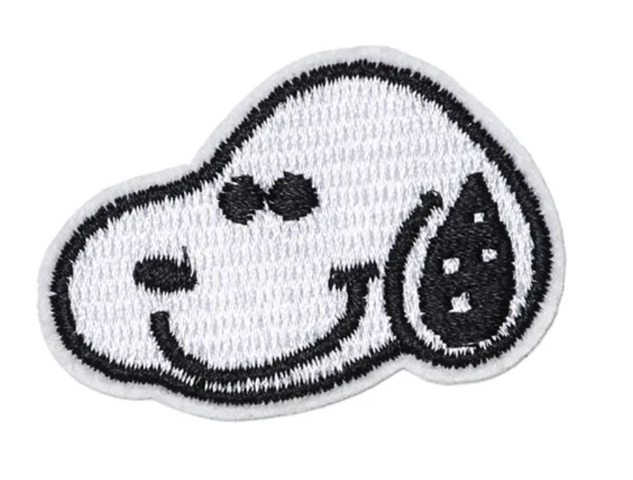 SNOOPY- RETRO FACE- PEANUTS - Embroidered Iron On Patch