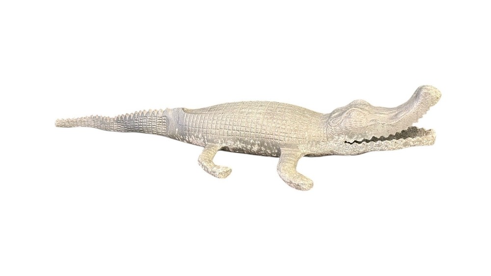 25-Inch Metal Outdoor Crocodile Statue for Garden or Pond Decor