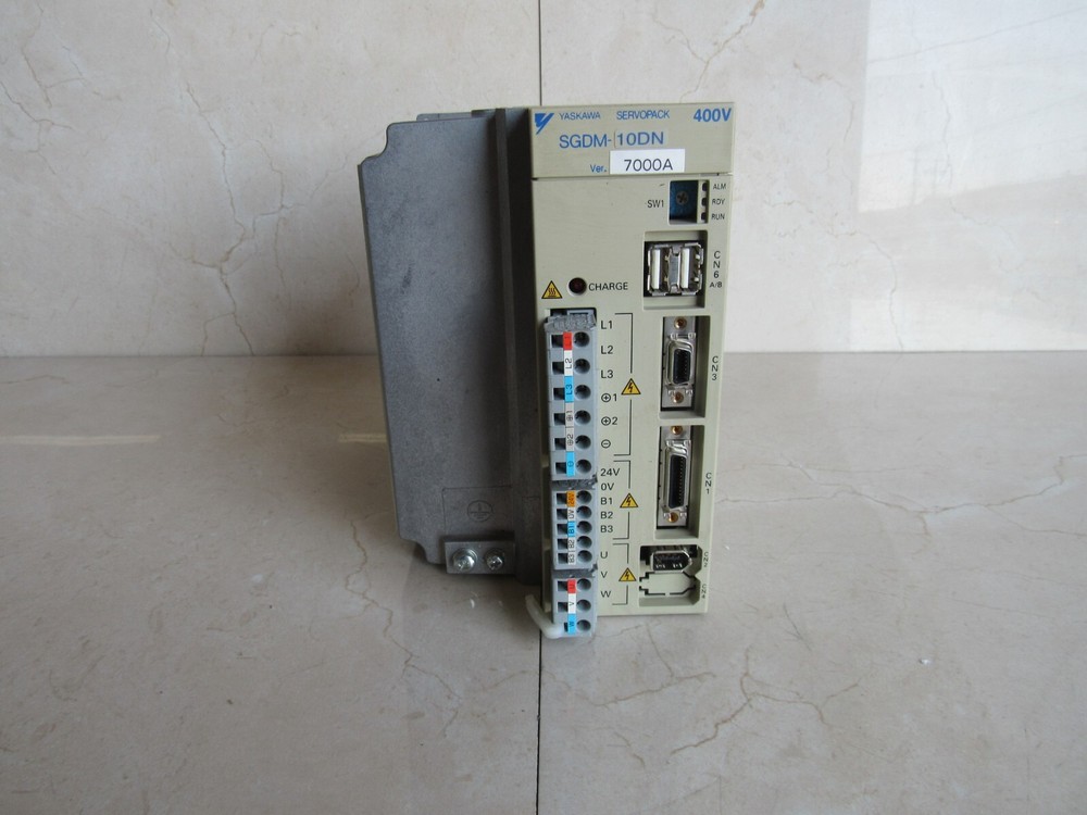 Yaskawa SGDM-10DN IP1X Version 7000A Lot # 3464 Listed by Greg