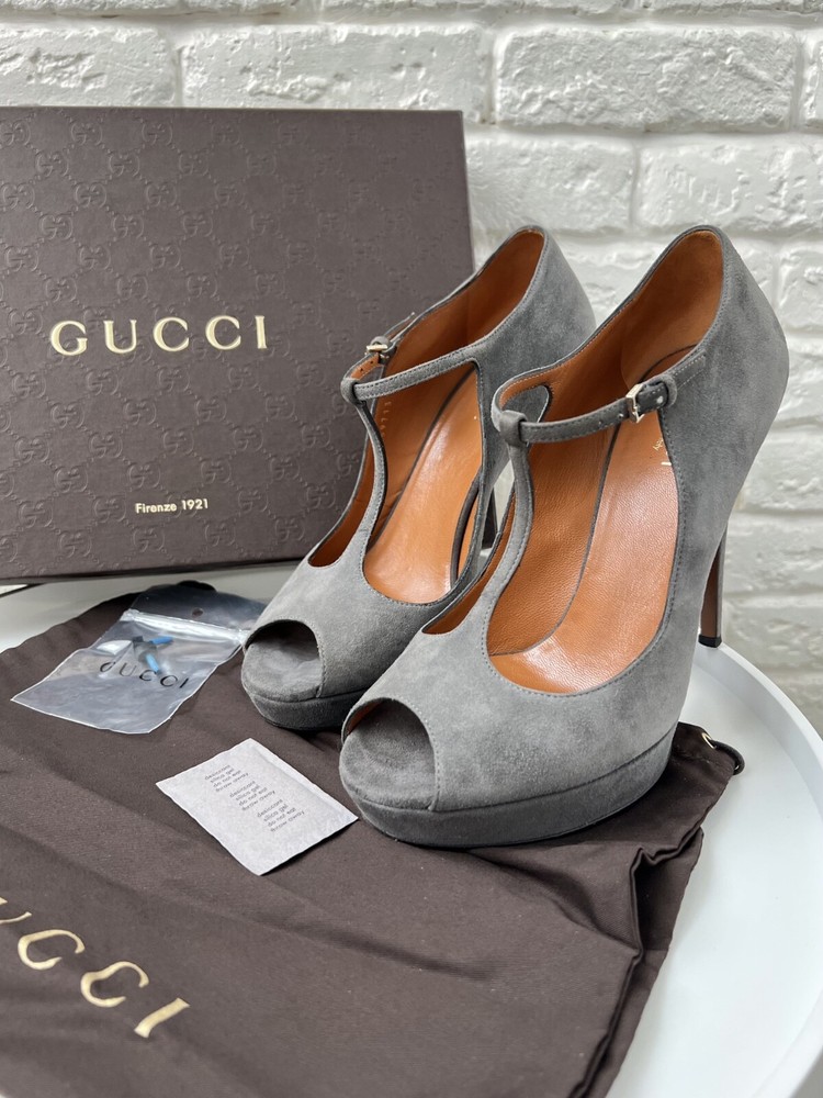 Gucci Gray Leather / Suede Platform T-Strap Sandals Heels Women's Size 38