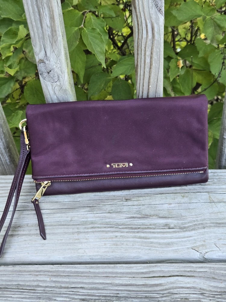 TUMI Voyageur Travel Wallet Wristlet Beetroot Leather Nylon