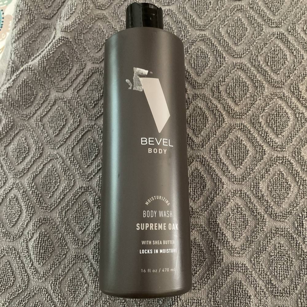 Bevel Supreme Oak Moisturizing Body Wash for Hydrated Skin