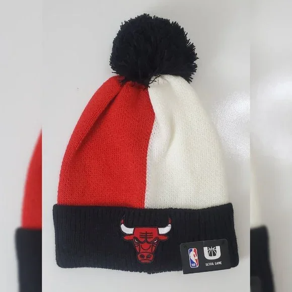 NWT Chicago Bulls Beanie Hat Men's Embroidered Logo with Pom Cold Weather OS