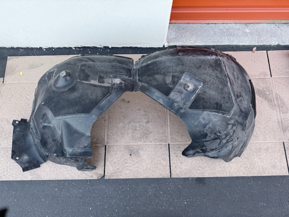 2020-2024 Tesla Model Y MY Front Left Wheel Fender Liner Splash Guard Assembly