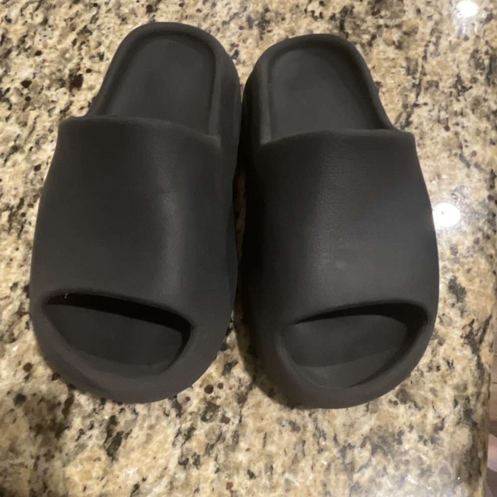 adidas Yeezy Slide Black Men's Comfort Slip-On Rubber Sandals