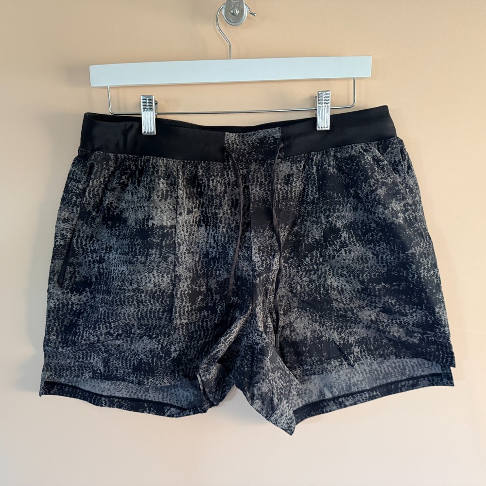 Lululemon Grey Digital Camo Stretch Athletic Running Shorts Men's Medium M