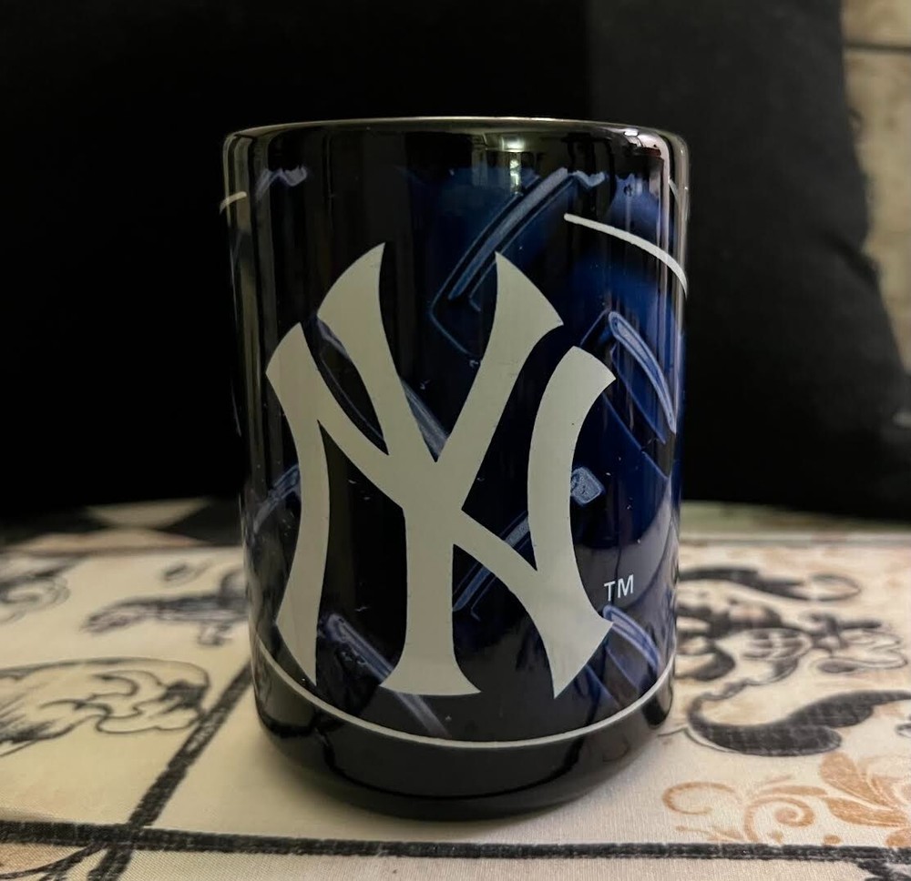 New York Yankees 12 oz Baseball Mug
