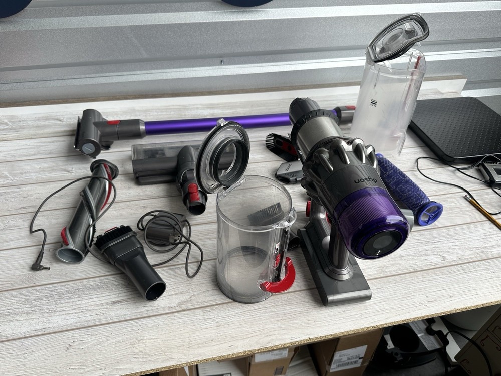 Dyson V11 – Nickel/Blue 💨 Powerful Cordless Vacuum | Used Good / Works Great