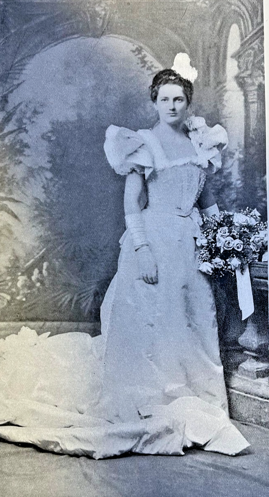 1898 English Royalty Her Majesty's Drawing Room illustrated