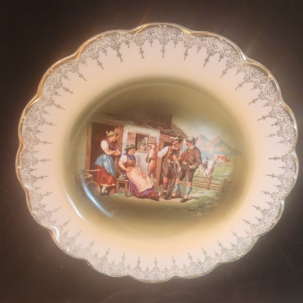 Collector Plate Johnson Brothers England. Tatler Collector Plate