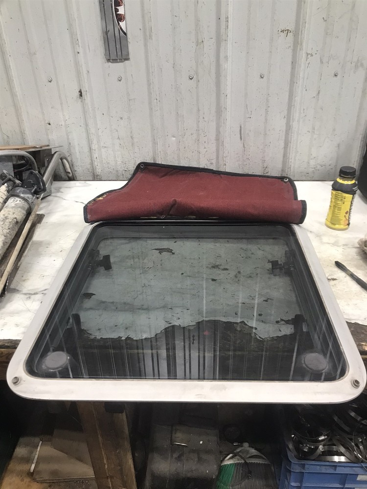 92 Sea Ray Weekender 270 Boat 20 x 20 in inch square hatch window