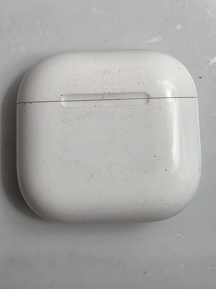 Apple AirPods 4th Generation - Replacement Charging Case