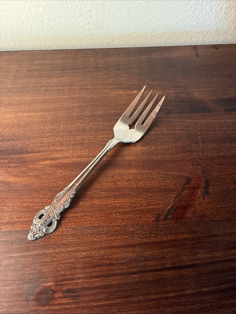 Oneida Michelangelo 18/10 Stainless Steel Meat Serving Fork with Cube Mark