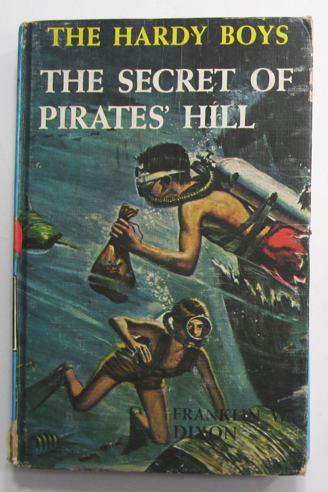 Hardy Boys Secret Of Pirate's Hill 1965 PRINTING Hardcover Book #36 1960s