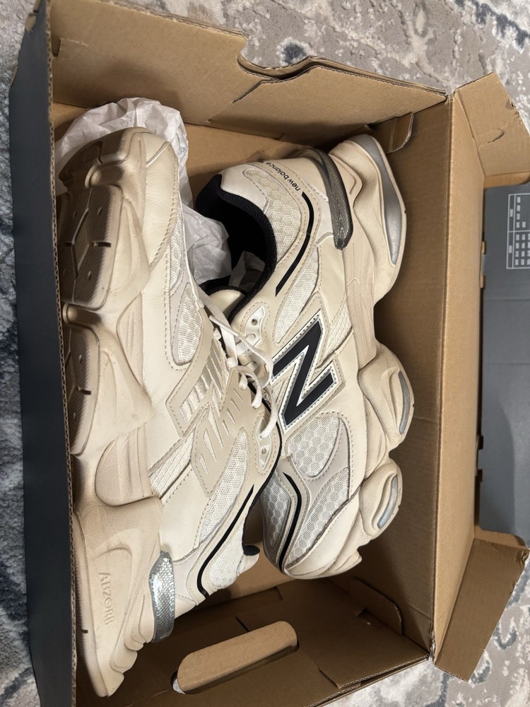 New Balance 9060 Men's Lace Up Sneakers Beige Black Silver Low Top Athletic