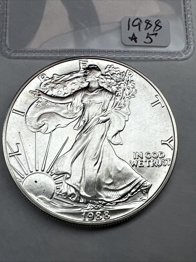 1988 American Silver Eagle Brilliant Uncirculated 1oz 0.999 Fine Silver