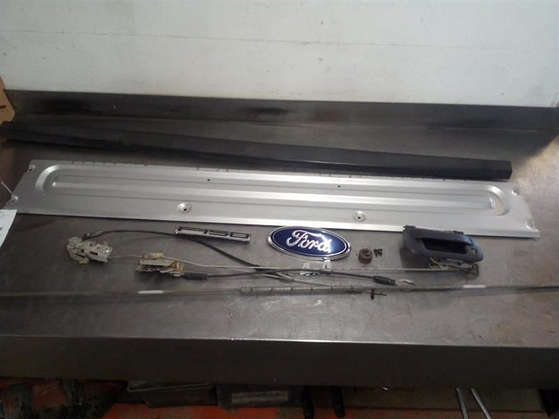 Tailgate Handle Kit from 2007 F150  7765218