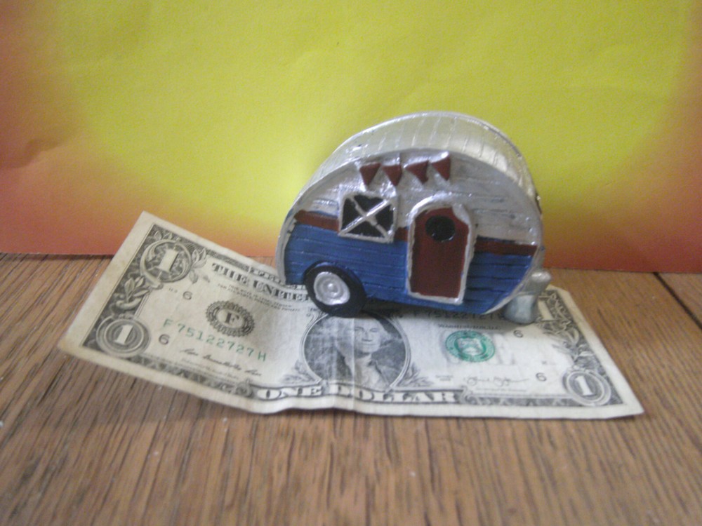 Camper Hobby toy RV Towable Trailer  Resin  Railroad Accessories? Blue