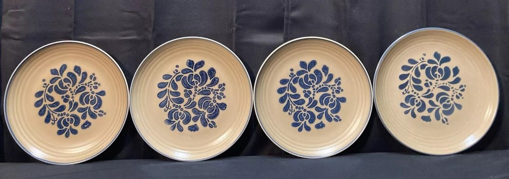 Pfaltzgraff Folk Art Dinner Plate 10