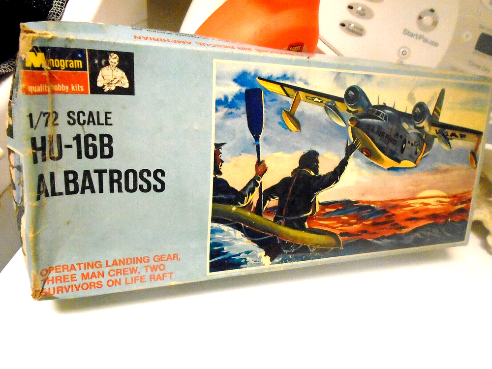 Monogram-GRUMMAN  HU-16B Albatross- USAF Rescue 1/72 Model Plane Kit